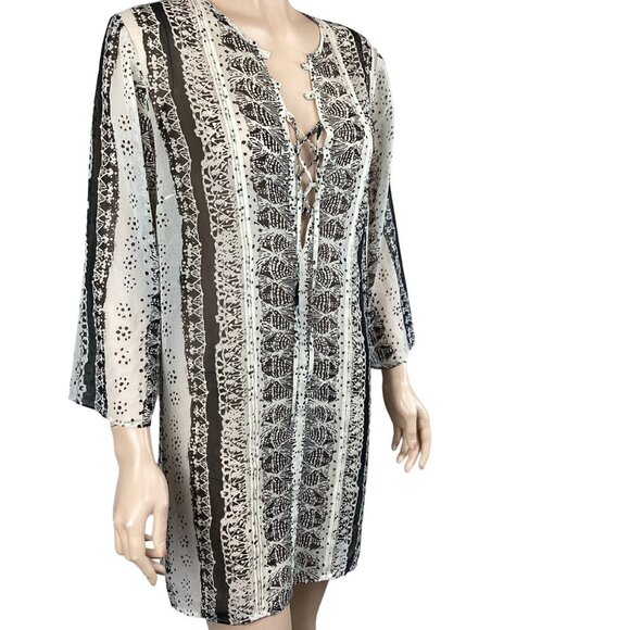 CAbi Women's Boho Tunic Top Medium Black & White Patterned Lace-Up V-Neck - Picture 5 of 8